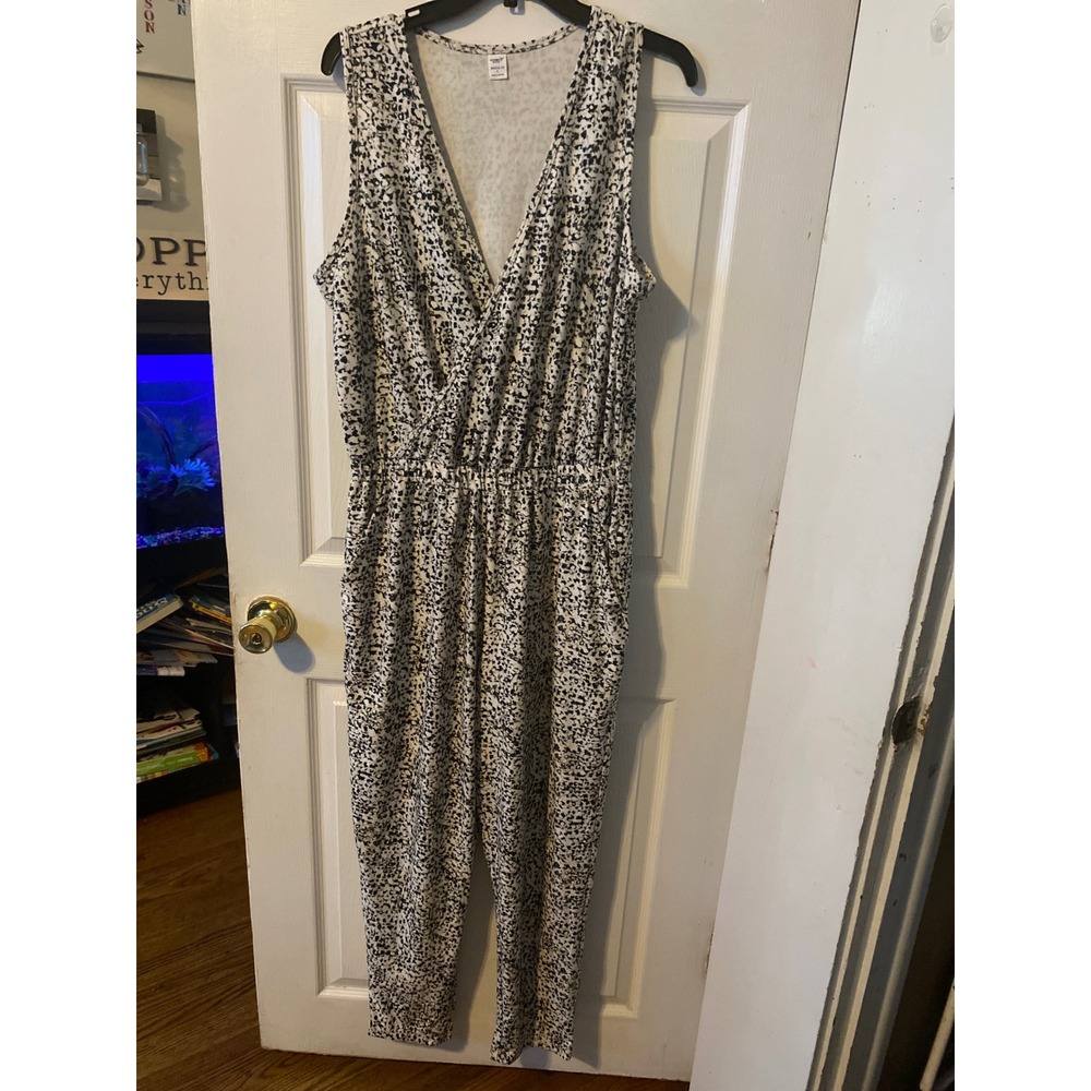 Old Navy Active BreatheOn Jumpsuit Large BlackWhite Speckled Sleeveless Surplice